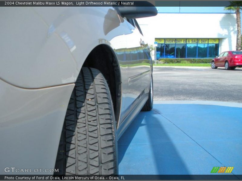 Light Driftwood Metallic / Neutral 2004 Chevrolet Malibu Maxx LS Wagon