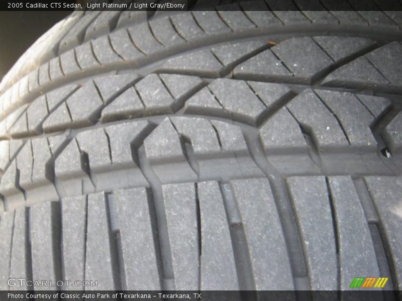 Light Platinum / Light Gray/Ebony 2005 Cadillac CTS Sedan