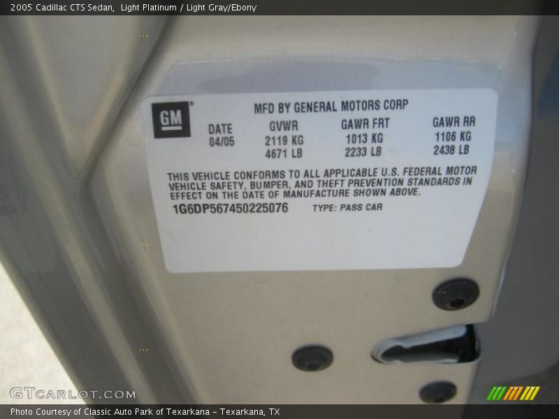 Light Platinum / Light Gray/Ebony 2005 Cadillac CTS Sedan