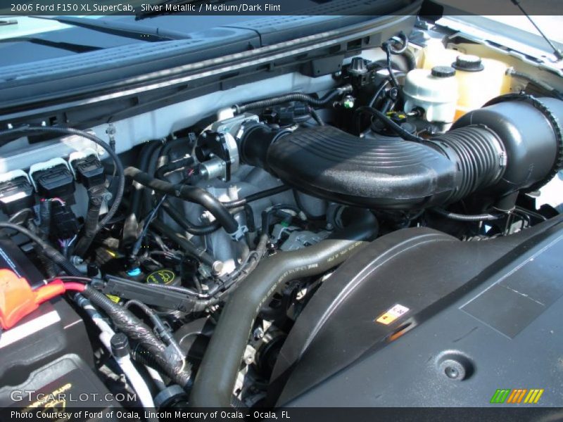 Silver Metallic / Medium/Dark Flint 2006 Ford F150 XL SuperCab