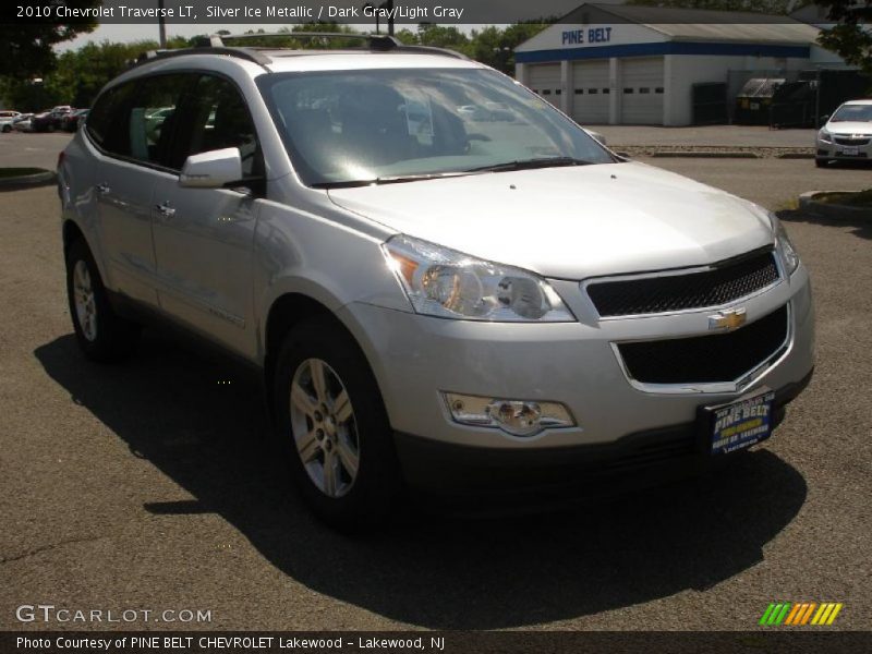 Silver Ice Metallic / Dark Gray/Light Gray 2010 Chevrolet Traverse LT