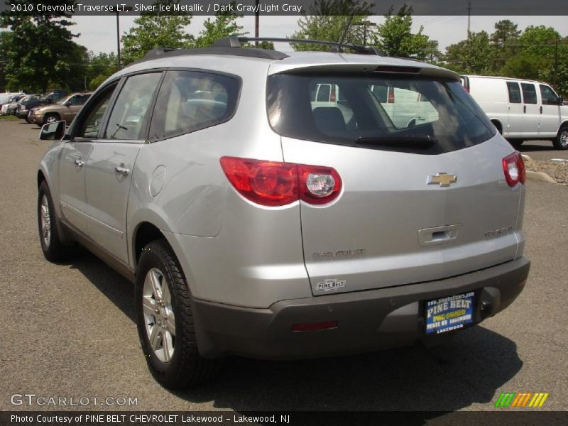 Silver Ice Metallic / Dark Gray/Light Gray 2010 Chevrolet Traverse LT