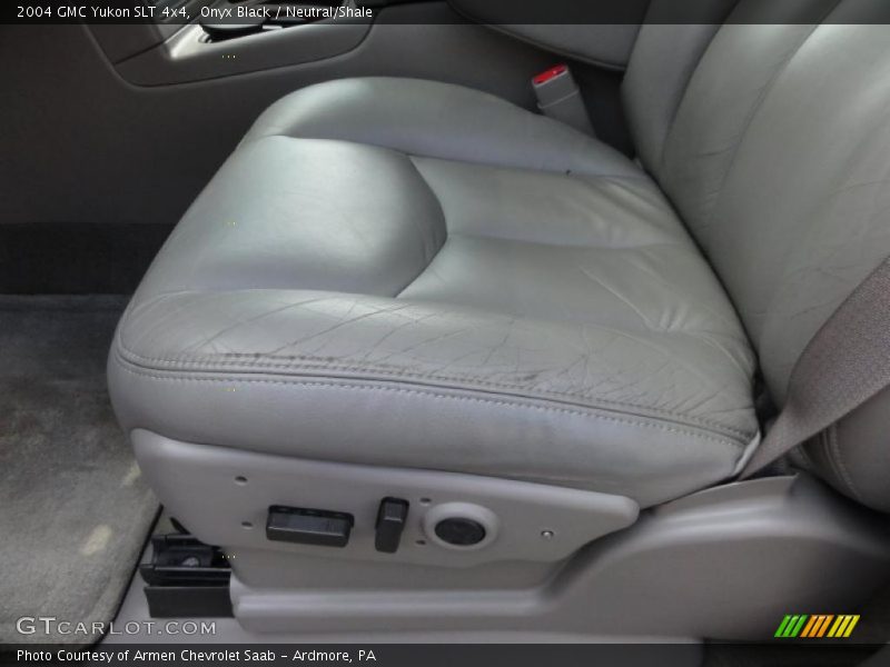 Onyx Black / Neutral/Shale 2004 GMC Yukon SLT 4x4