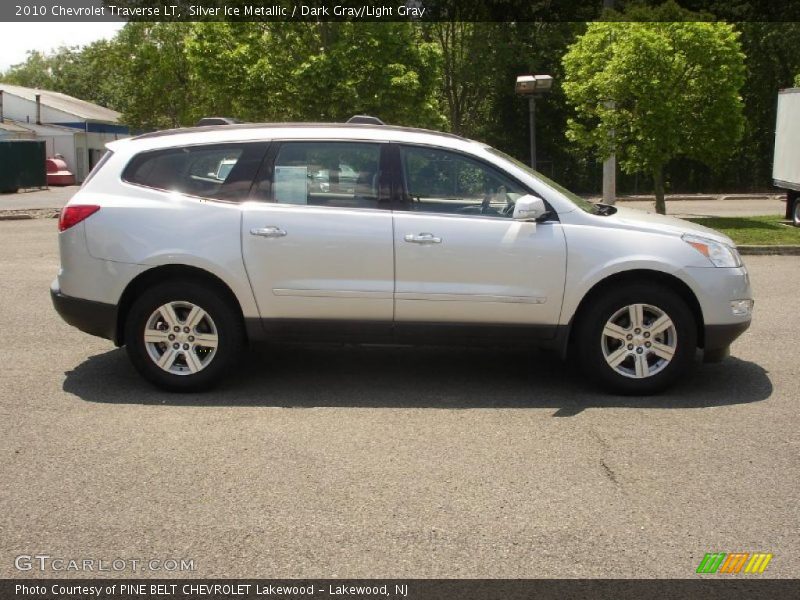 Silver Ice Metallic / Dark Gray/Light Gray 2010 Chevrolet Traverse LT