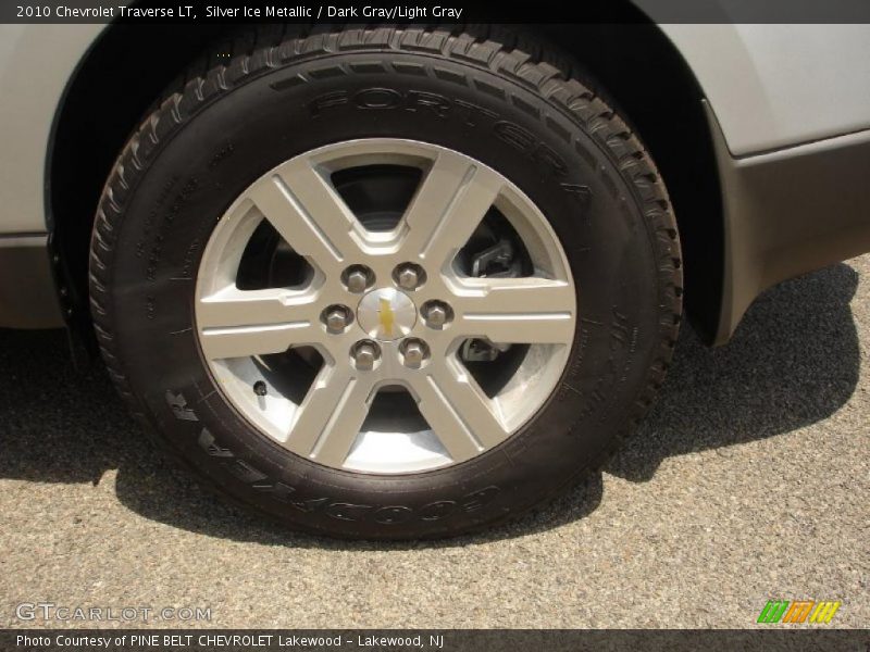 Silver Ice Metallic / Dark Gray/Light Gray 2010 Chevrolet Traverse LT
