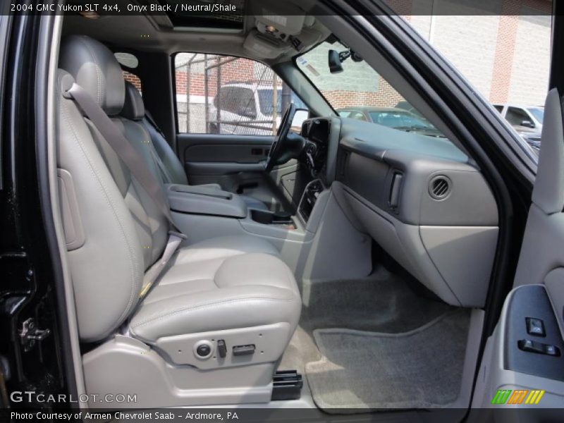 Onyx Black / Neutral/Shale 2004 GMC Yukon SLT 4x4