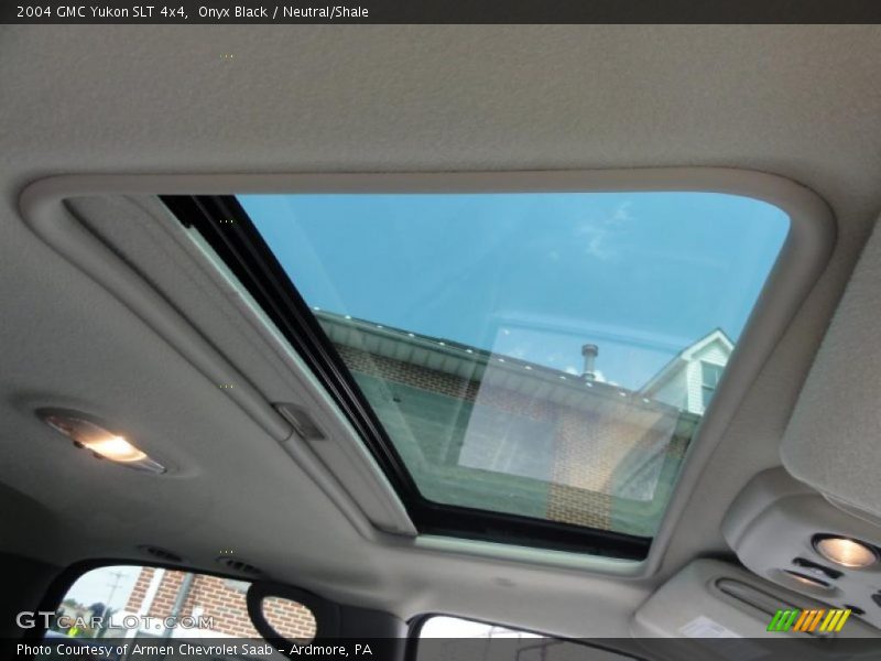 Onyx Black / Neutral/Shale 2004 GMC Yukon SLT 4x4