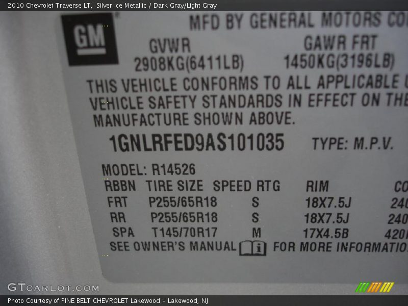 Silver Ice Metallic / Dark Gray/Light Gray 2010 Chevrolet Traverse LT