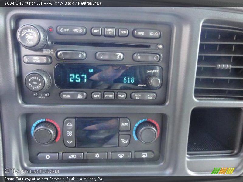 Onyx Black / Neutral/Shale 2004 GMC Yukon SLT 4x4