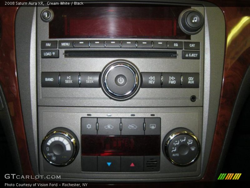 Cream White / Black 2008 Saturn Aura XR