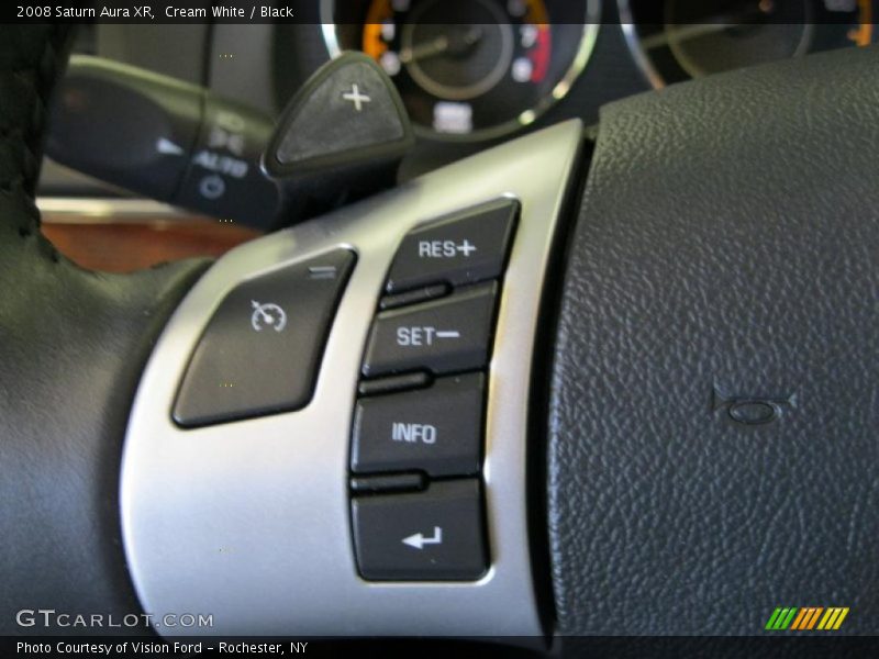 Cream White / Black 2008 Saturn Aura XR