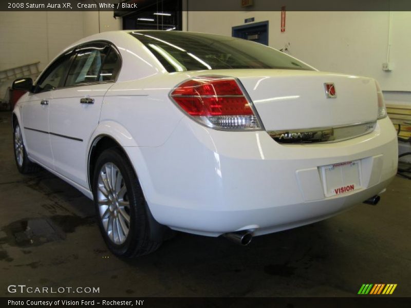 Cream White / Black 2008 Saturn Aura XR