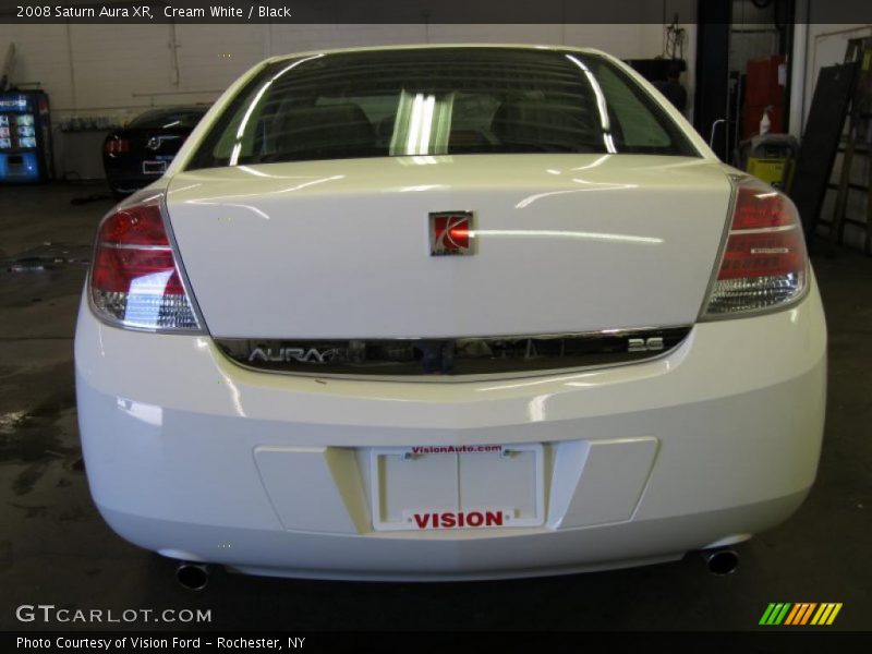 Cream White / Black 2008 Saturn Aura XR