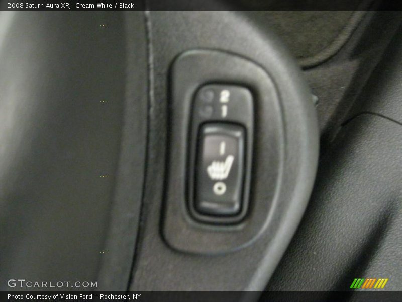 Cream White / Black 2008 Saturn Aura XR