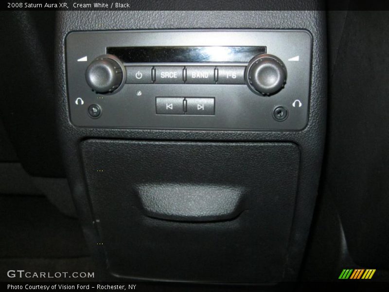 Cream White / Black 2008 Saturn Aura XR