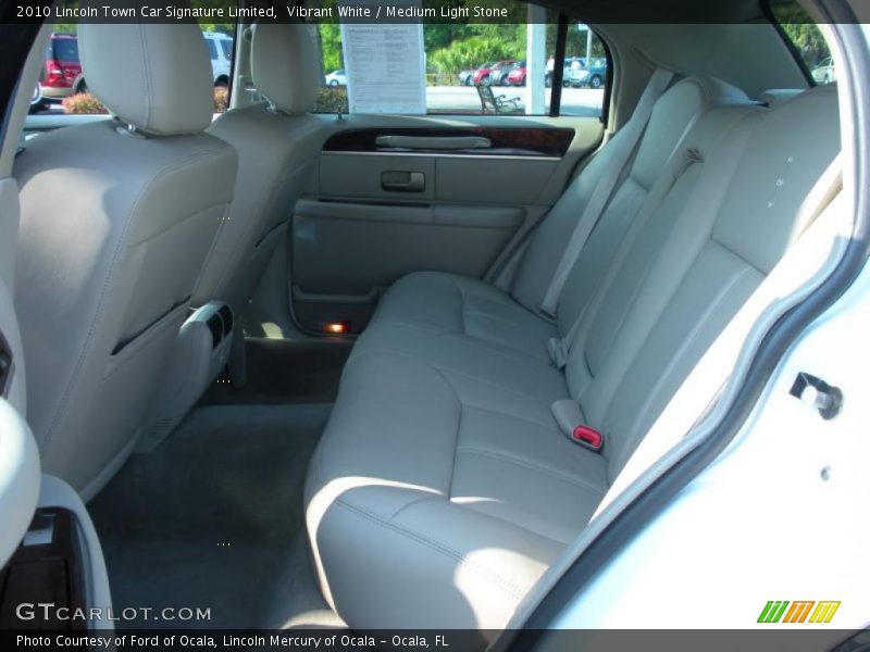Vibrant White / Medium Light Stone 2010 Lincoln Town Car Signature Limited