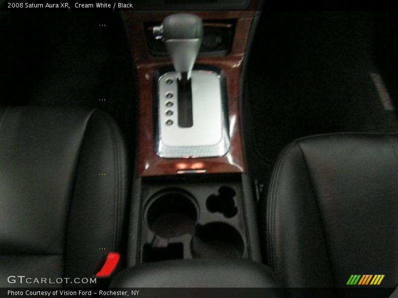 Cream White / Black 2008 Saturn Aura XR