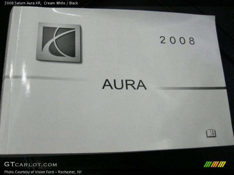 Cream White / Black 2008 Saturn Aura XR