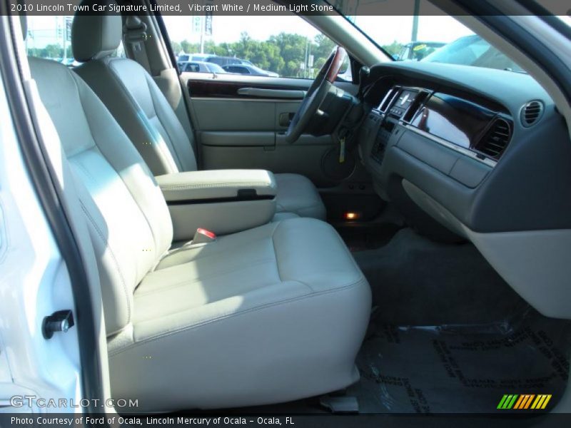 Vibrant White / Medium Light Stone 2010 Lincoln Town Car Signature Limited