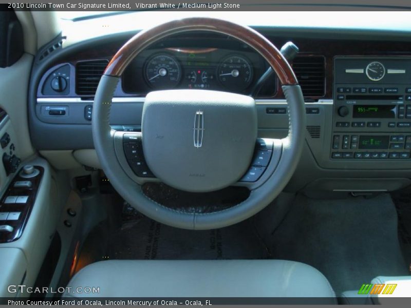 Vibrant White / Medium Light Stone 2010 Lincoln Town Car Signature Limited