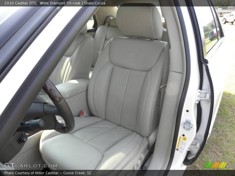 White Diamond Tri-coat / Shale/Cocoa 2010 Cadillac DTS