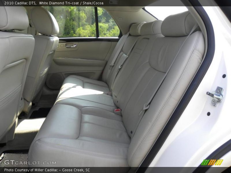 White Diamond Tri-coat / Shale/Cocoa 2010 Cadillac DTS