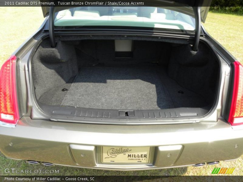 Tuscan Bronze ChromFlair / Shale/Cocoa Accents 2011 Cadillac DTS Premium