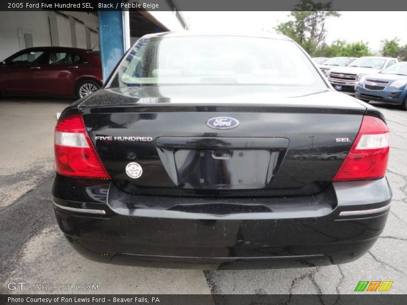 Black / Pebble Beige 2005 Ford Five Hundred SEL