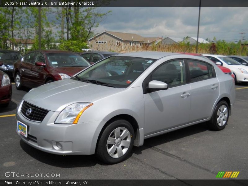 Brilliant Silver / Charcoal 2009 Nissan Sentra 2.0