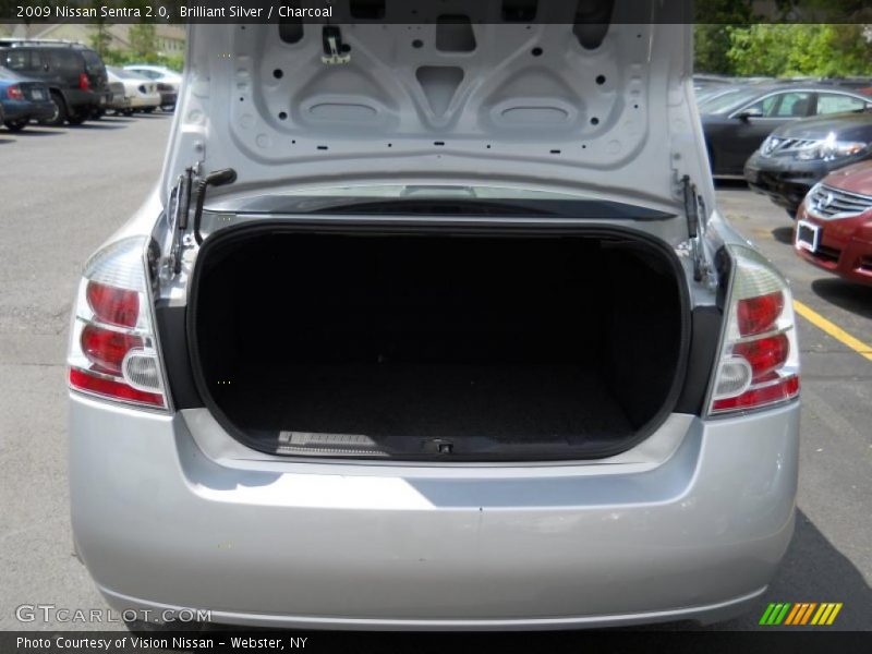 Brilliant Silver / Charcoal 2009 Nissan Sentra 2.0