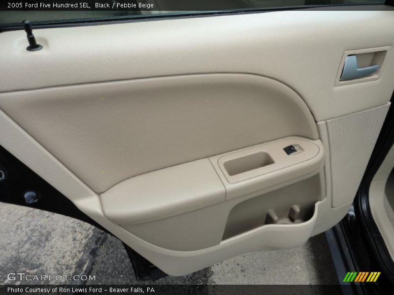 Black / Pebble Beige 2005 Ford Five Hundred SEL