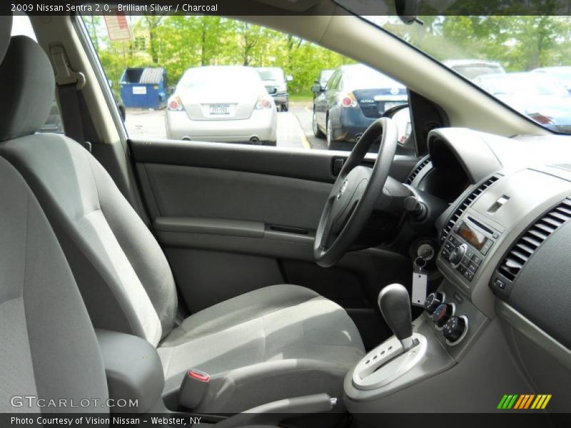 Brilliant Silver / Charcoal 2009 Nissan Sentra 2.0
