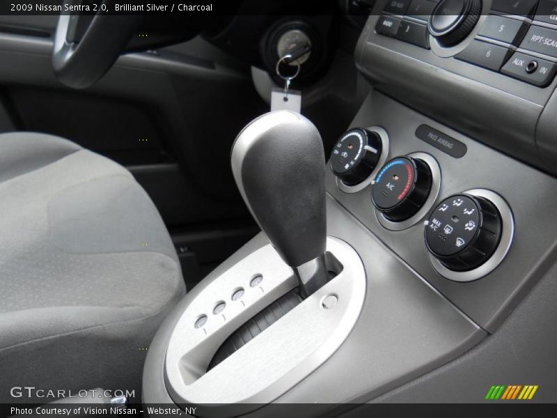 Brilliant Silver / Charcoal 2009 Nissan Sentra 2.0