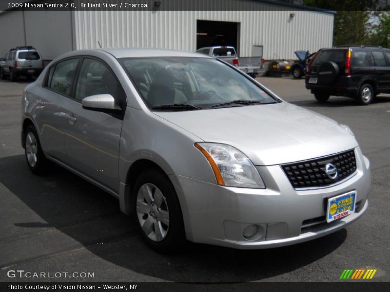 Brilliant Silver / Charcoal 2009 Nissan Sentra 2.0