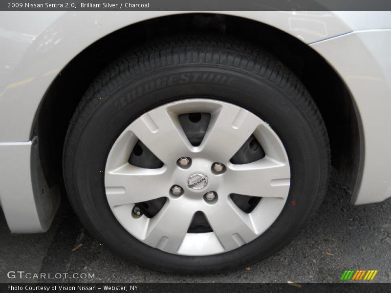 Brilliant Silver / Charcoal 2009 Nissan Sentra 2.0