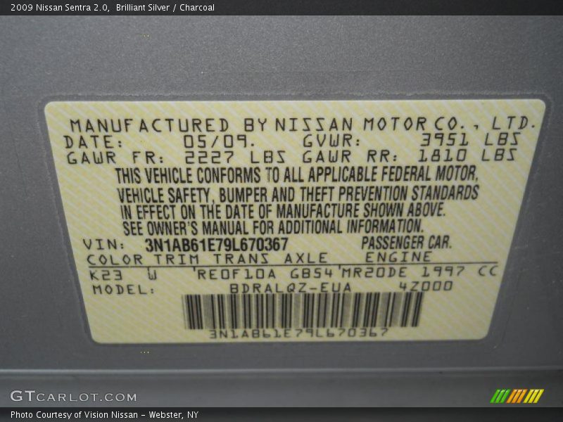 Brilliant Silver / Charcoal 2009 Nissan Sentra 2.0