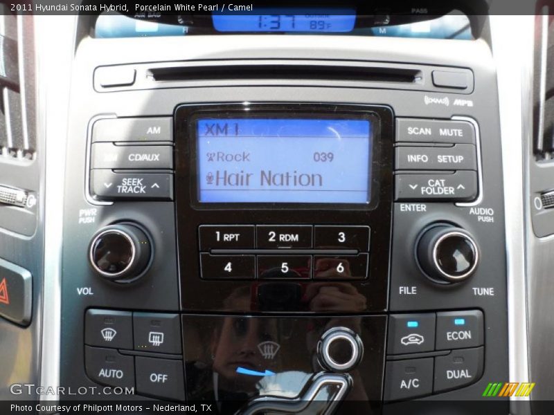 Controls of 2011 Sonata Hybrid