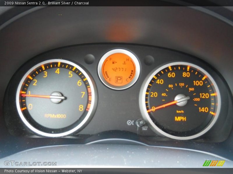 Brilliant Silver / Charcoal 2009 Nissan Sentra 2.0