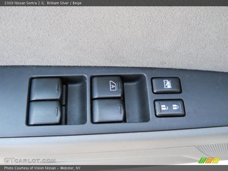 Brilliant Silver / Beige 2009 Nissan Sentra 2.0