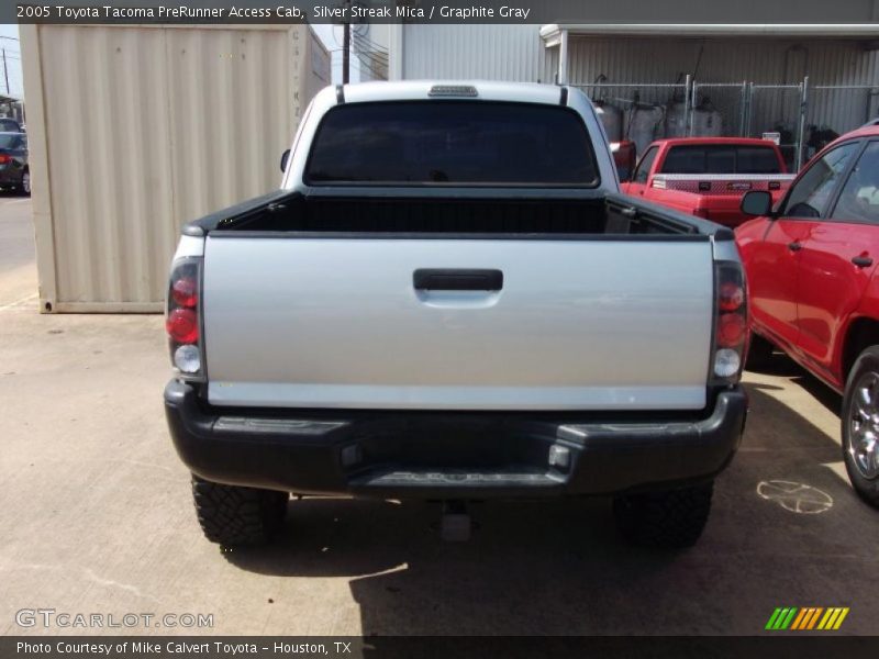 Silver Streak Mica / Graphite Gray 2005 Toyota Tacoma PreRunner Access Cab