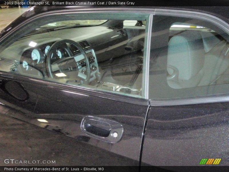 Brilliant Black Crystal Pearl Coat / Dark Slate Gray 2009 Dodge Challenger SE