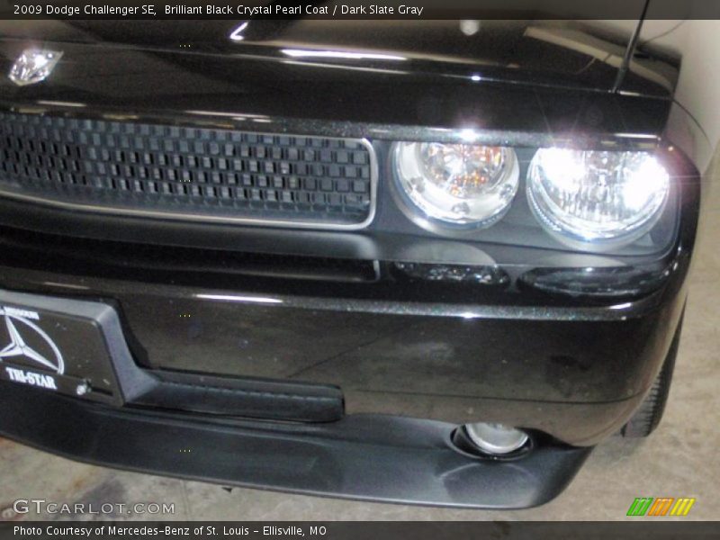 Brilliant Black Crystal Pearl Coat / Dark Slate Gray 2009 Dodge Challenger SE