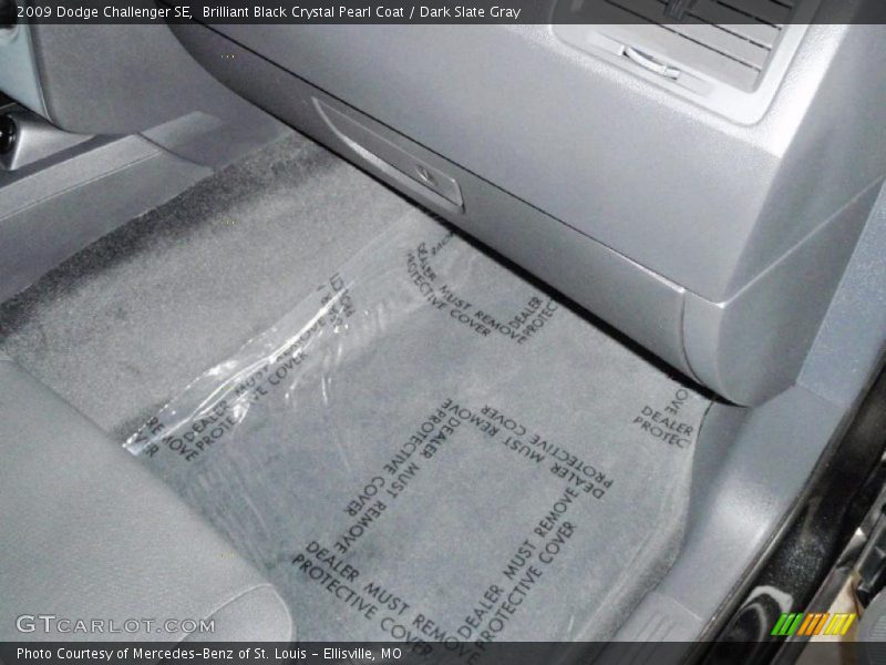 Brilliant Black Crystal Pearl Coat / Dark Slate Gray 2009 Dodge Challenger SE