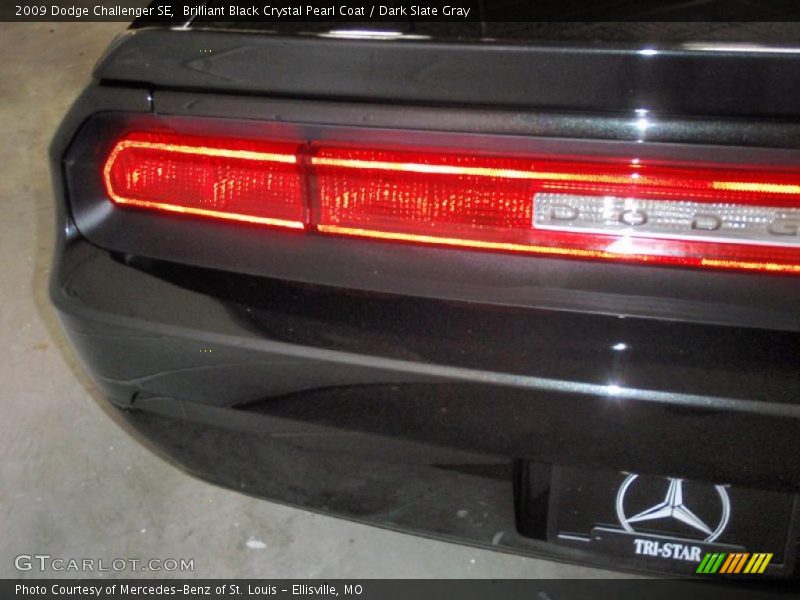 Brilliant Black Crystal Pearl Coat / Dark Slate Gray 2009 Dodge Challenger SE