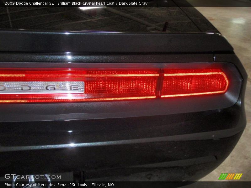 Brilliant Black Crystal Pearl Coat / Dark Slate Gray 2009 Dodge Challenger SE