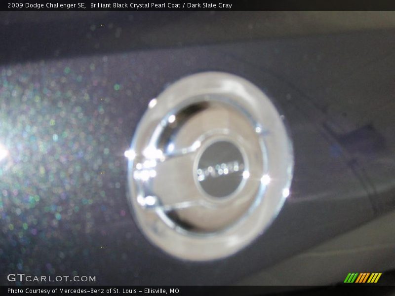 Brilliant Black Crystal Pearl Coat / Dark Slate Gray 2009 Dodge Challenger SE