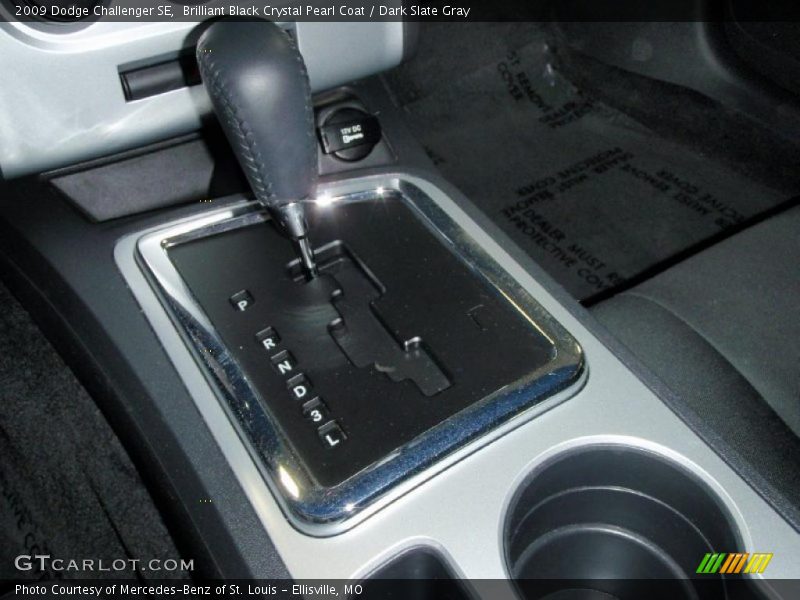 Brilliant Black Crystal Pearl Coat / Dark Slate Gray 2009 Dodge Challenger SE