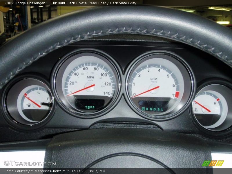 Brilliant Black Crystal Pearl Coat / Dark Slate Gray 2009 Dodge Challenger SE