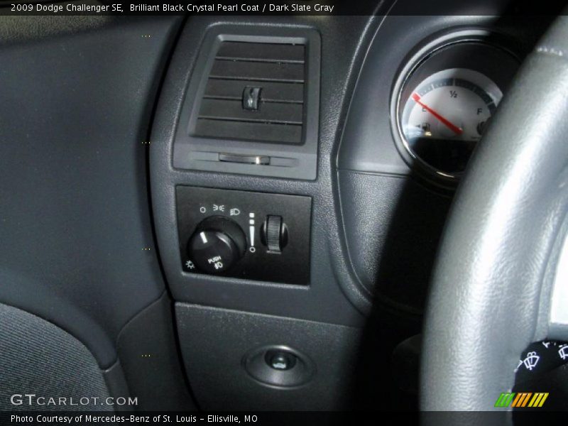 Brilliant Black Crystal Pearl Coat / Dark Slate Gray 2009 Dodge Challenger SE