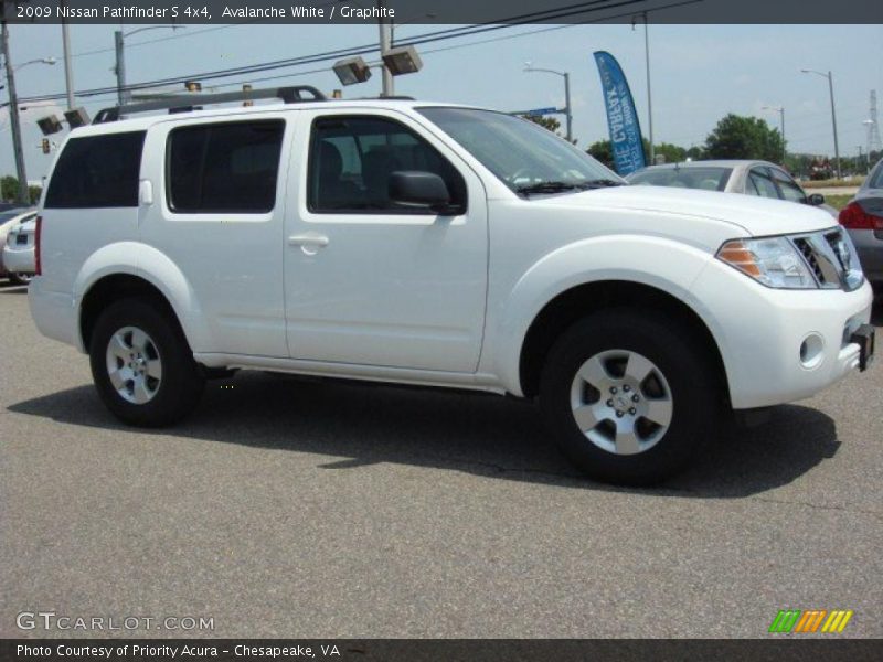 Avalanche White / Graphite 2009 Nissan Pathfinder S 4x4